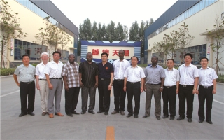 非洲十國(guó)大使蒞臨考察并訂購裝配式集成別墅300套