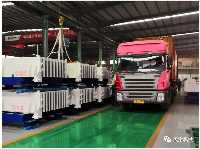 天意機(jī)械為柬埔寨客戶加工生產(chǎn)年產(chǎn)80萬平方輕質(zhì)墻板生產(chǎn)線成功裝車啟運(yùn)！