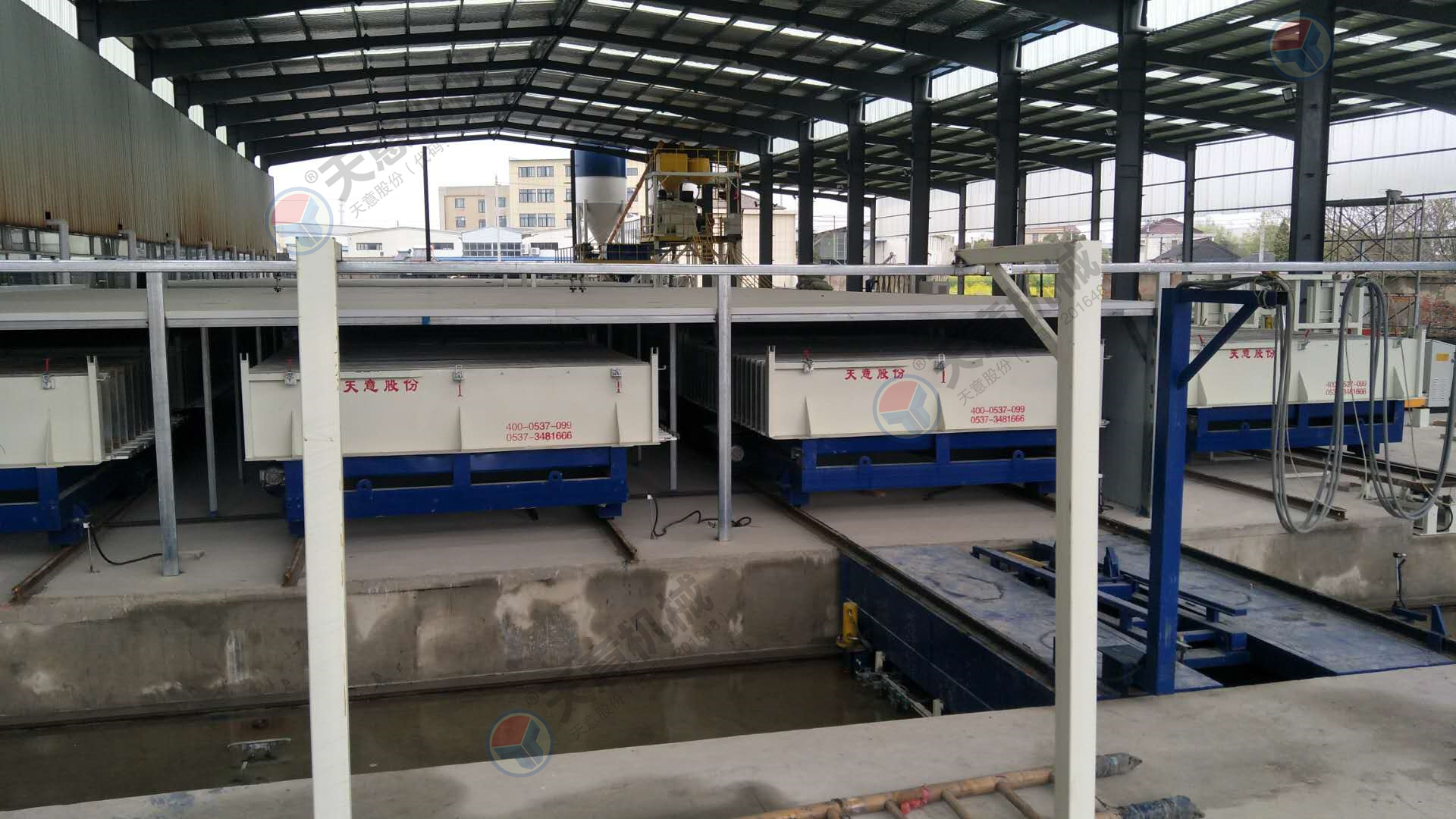 相對于傳統(tǒng)墻板機(jī)設(shè)備，新型墻板機(jī)有點(diǎn)更多